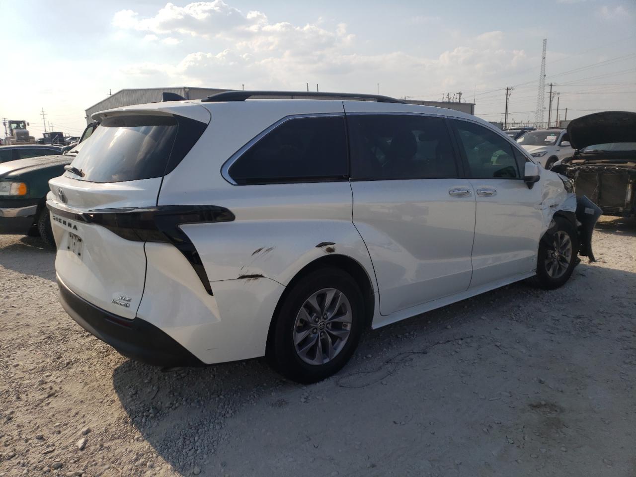 2022 TOYOTA SIENNA XLE VIN:5TDYRKEC0NS078161