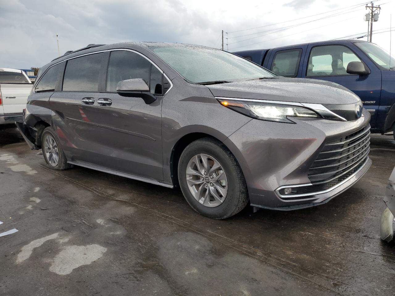 2022 TOYOTA SIENNA XLE VIN:5TDYRKEC0NS134521