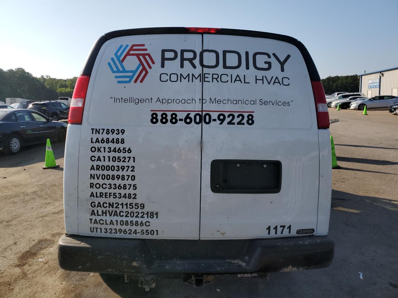 2024 CHEVROLET EXPRESS G2500  VIN:1GCWGAF78R1102458