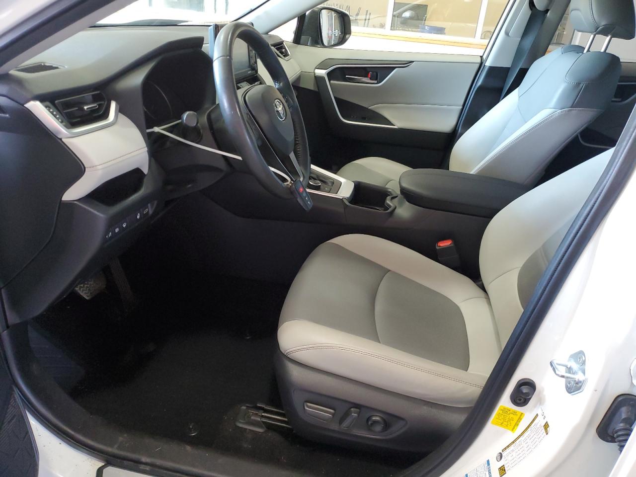 2022 TOYOTA RAV4 XLE PREMIUM VIN:JTMB6RFV5ND518801