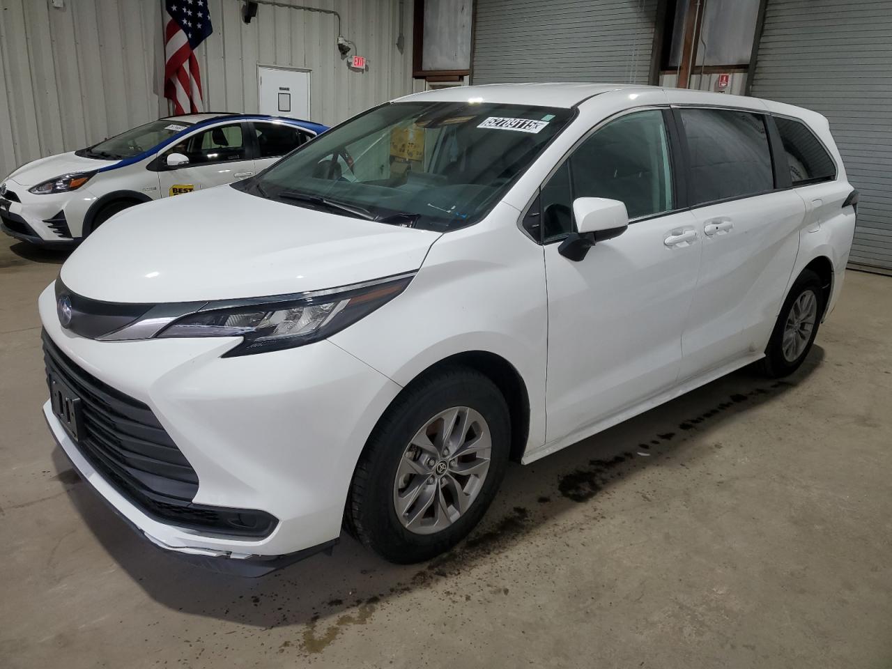 2022 TOYOTA SIENNA LE VIN:5TDKRKEC8NS121456
