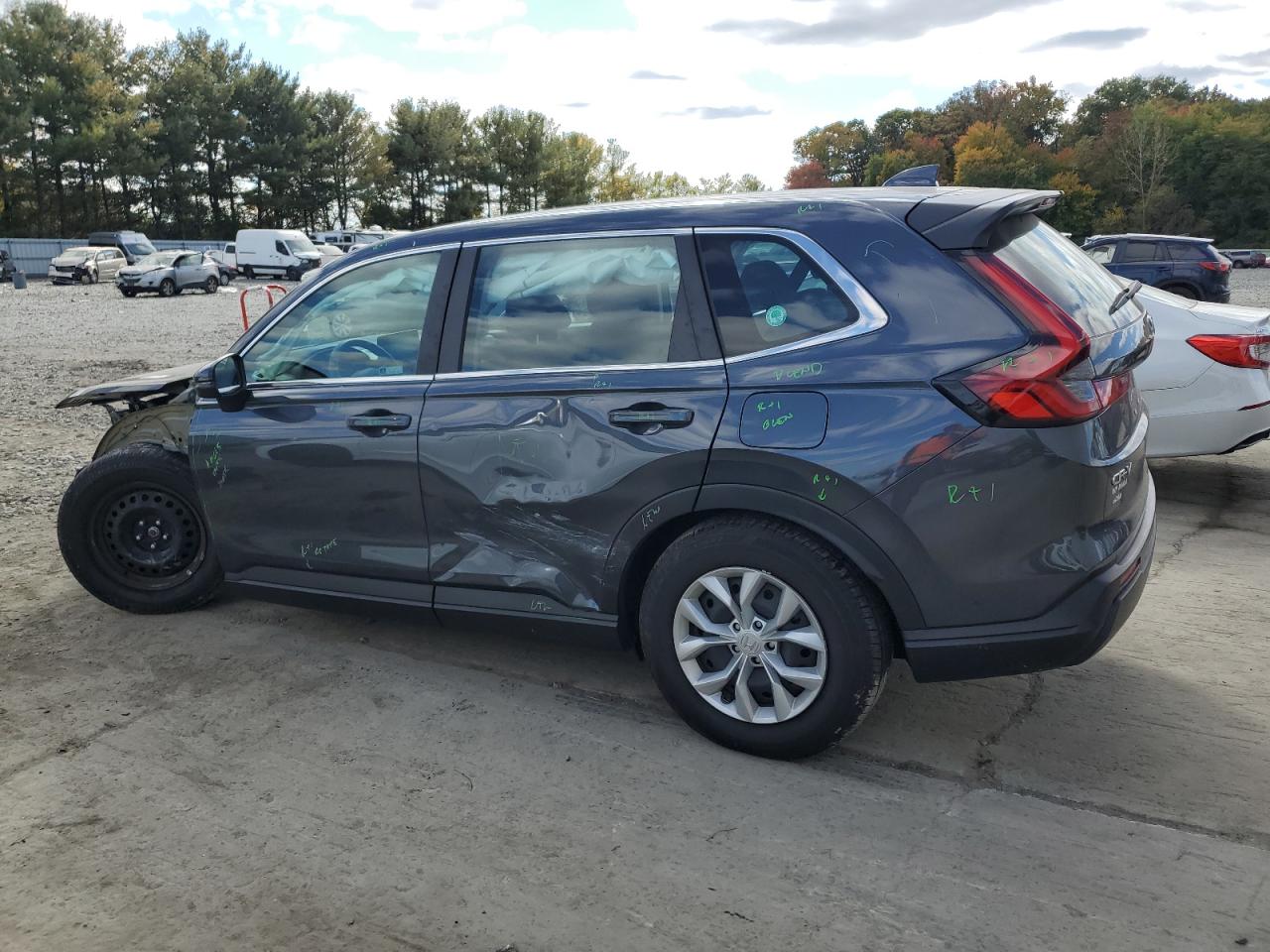 2024 HONDA CR-V LX VIN:2HKRS4H29RH404185