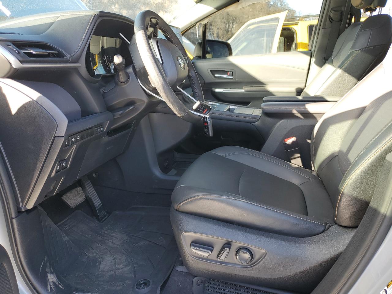 2022 TOYOTA SIENNA XLE VIN:5TDASKFC5NS047766