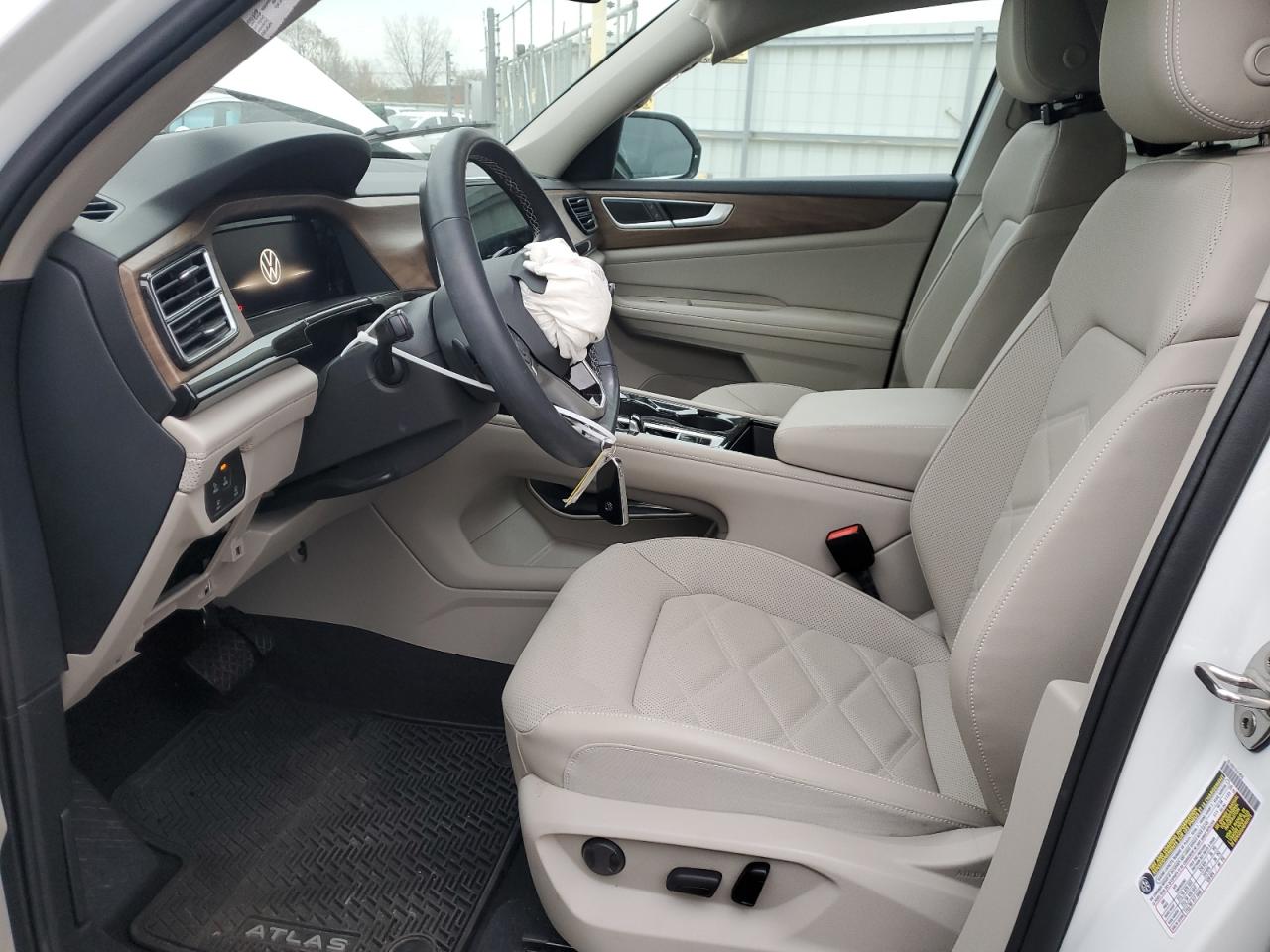 2024 VOLKSWAGEN ATLAS SE VIN:1V2HR2CA2RC517402
