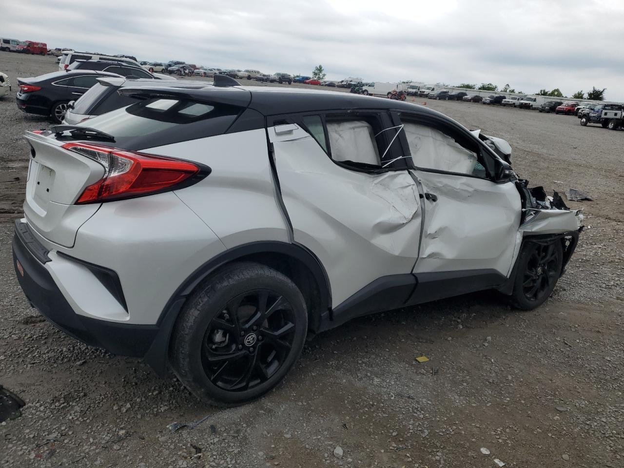 2022 TOYOTA C-HR XLE VIN:JTNKHMBX6N1135810