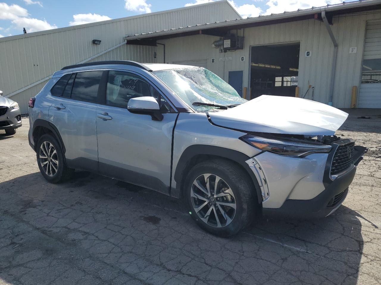 2022 TOYOTA COROLLA CROSS XLE VIN:7MUDAABG8NV003530