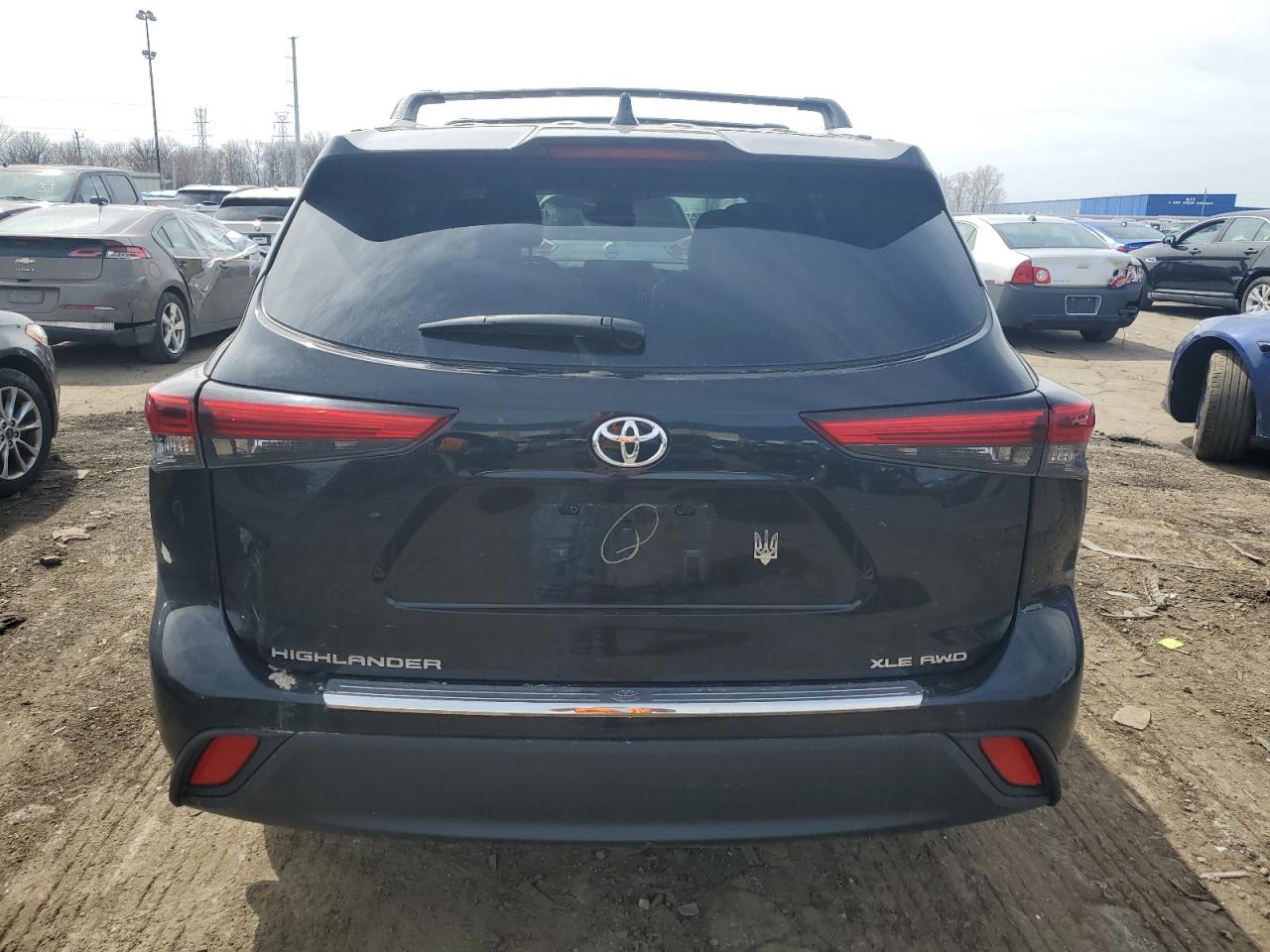 2022 TOYOTA HIGHLANDER XLE VIN:5TDGZRBH3NS575029