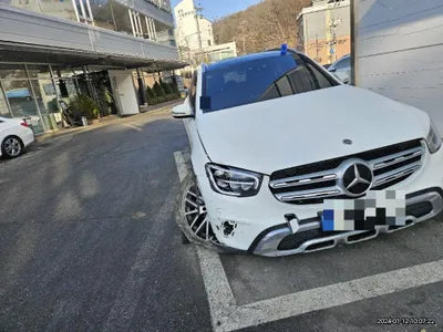 2021 Mercedes-Benz GLC 300 VIN: