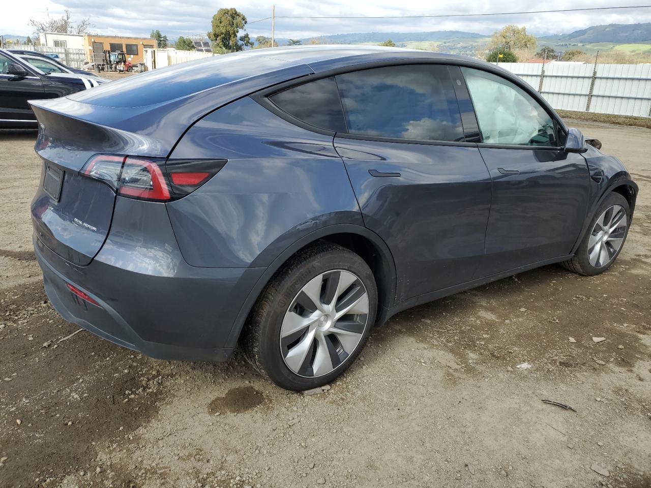 2023 TESLA MODEL Y  VIN:7SAYGDEEXPF715912