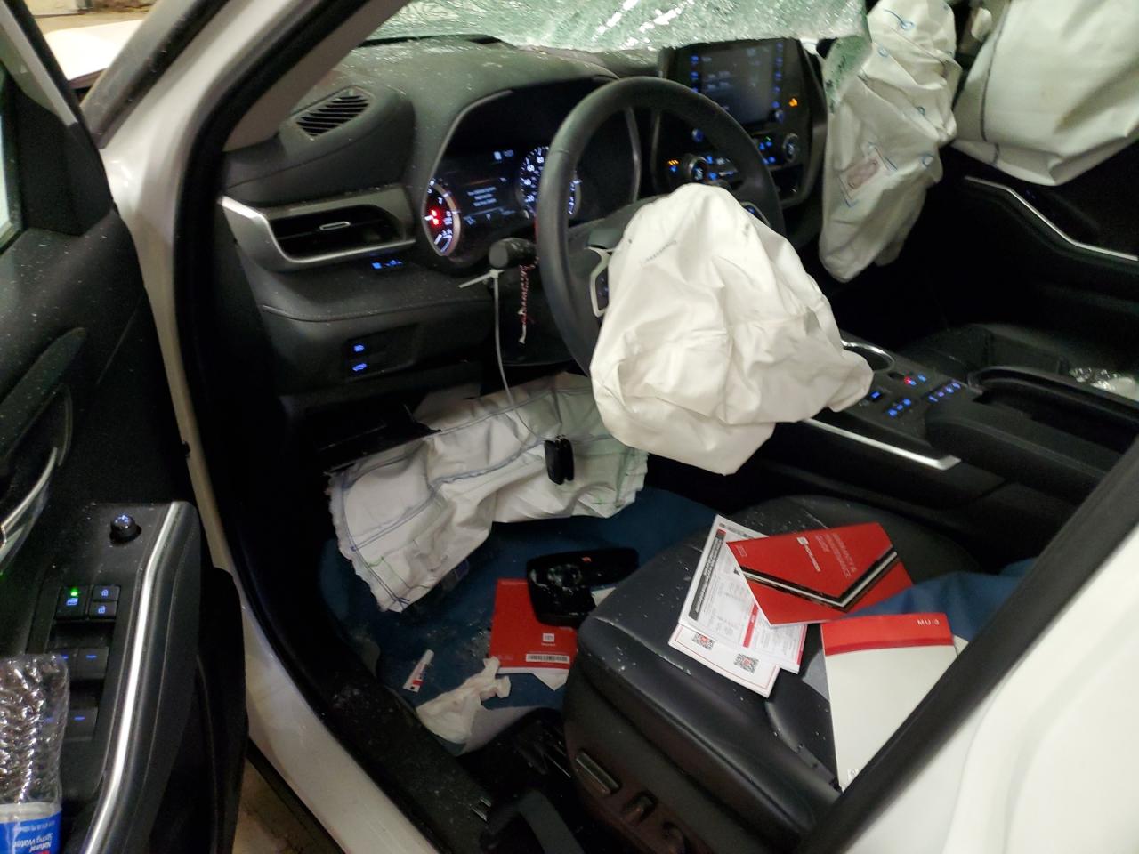 2022 TOYOTA HIGHLANDER XLE VIN:5TDGZRBH8NS560915