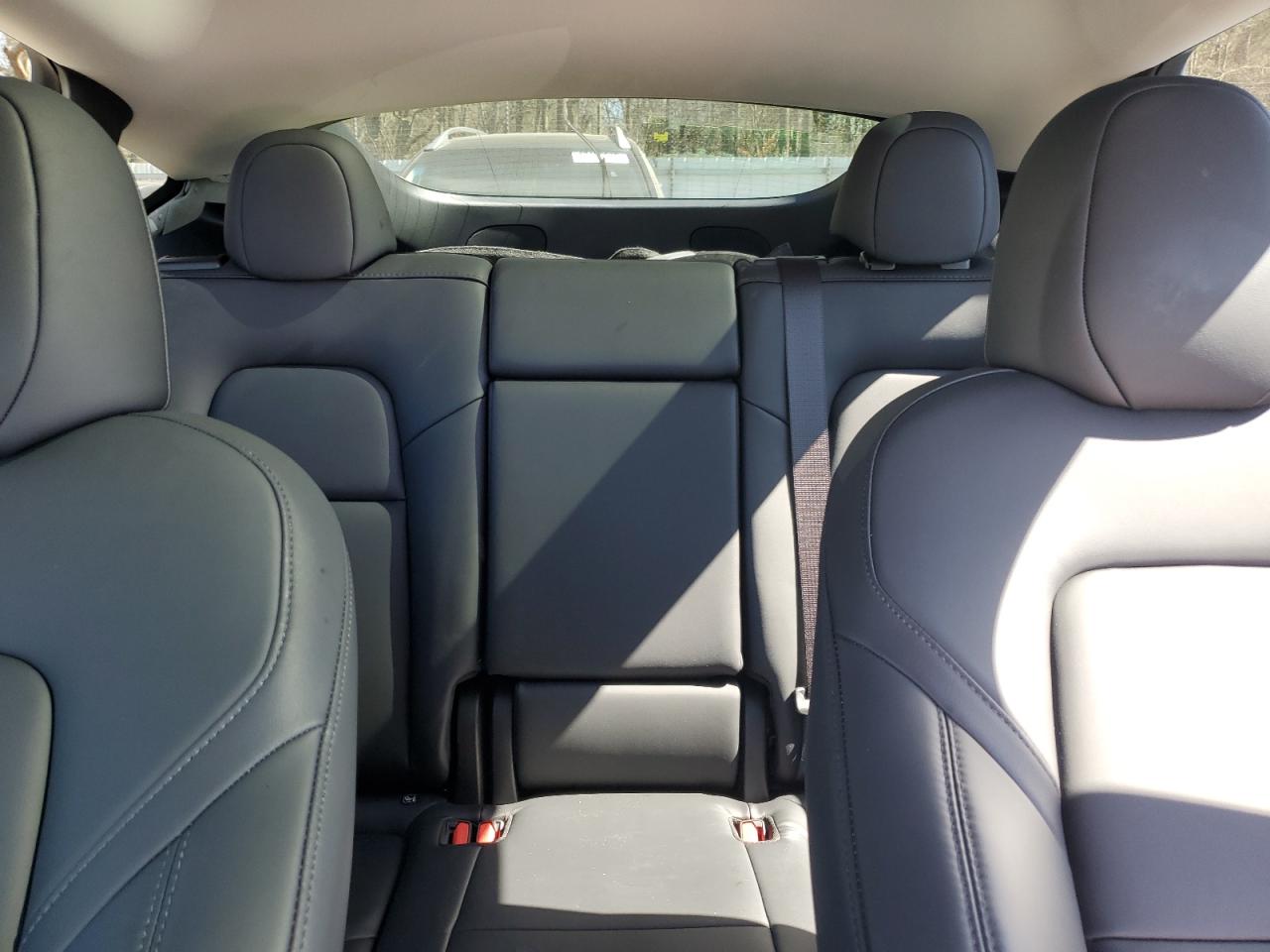 2024 TESLA MODEL Y  VIN:7SAYGDEE0RA268071