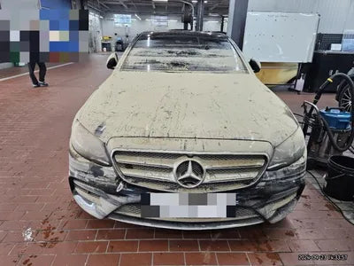 2017 Mercedes-Benz E 300 VIN: