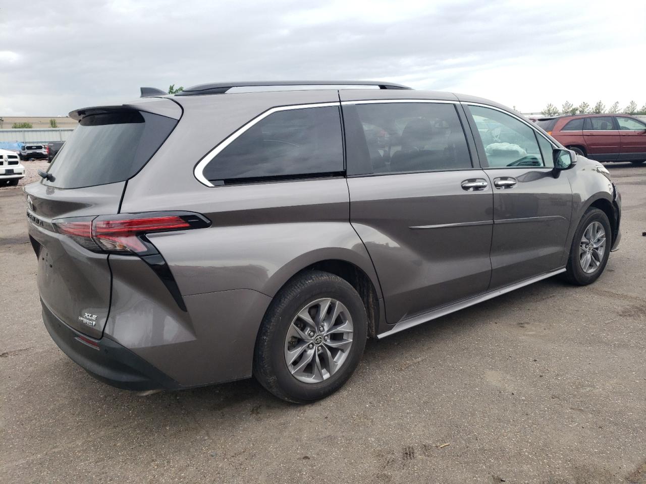 2022 TOYOTA SIENNA XLE VIN:5TDYRKEC6NS117755