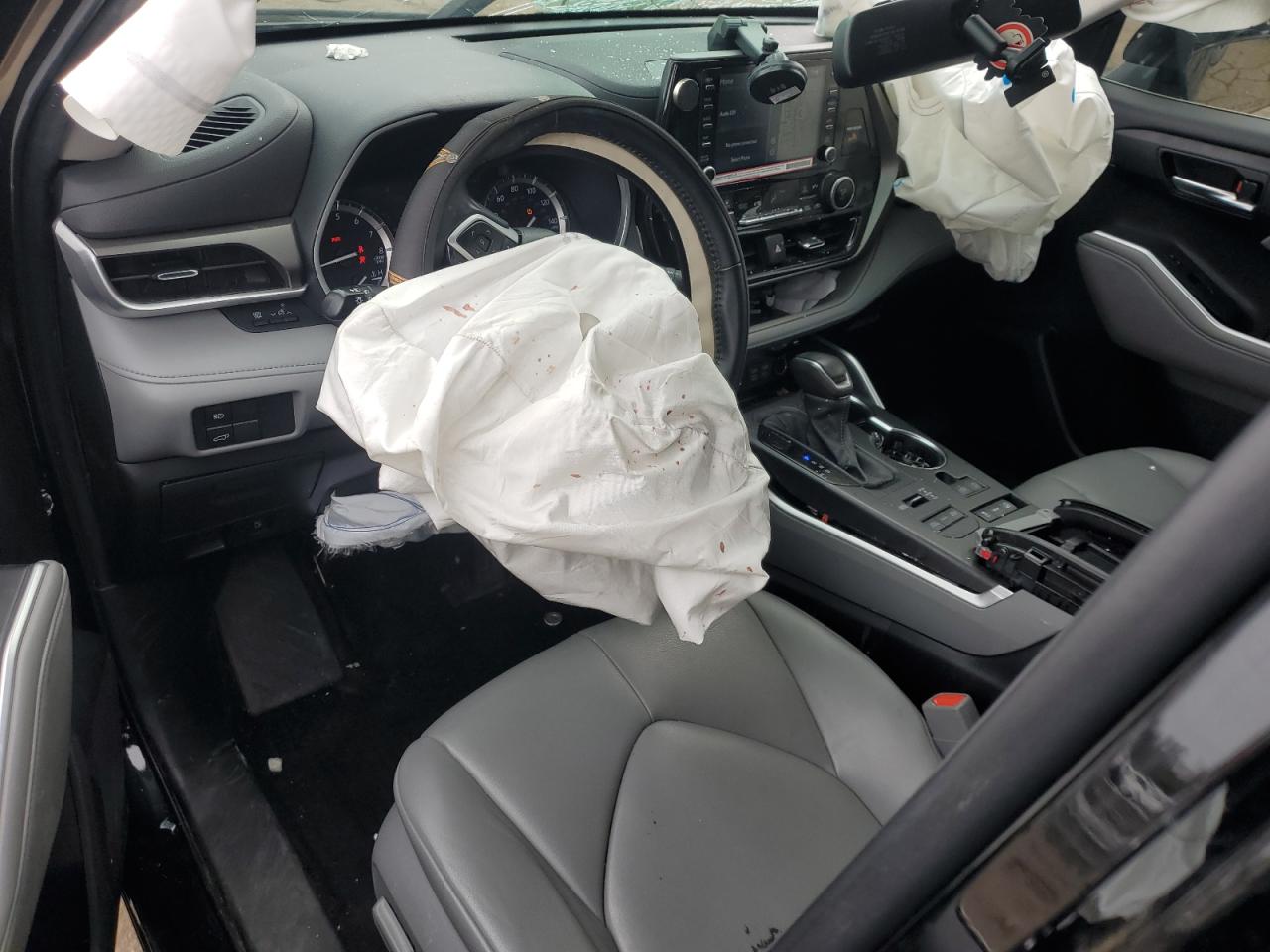 2022 TOYOTA HIGHLANDER XLE VIN:5TDHZRBH3NS255746