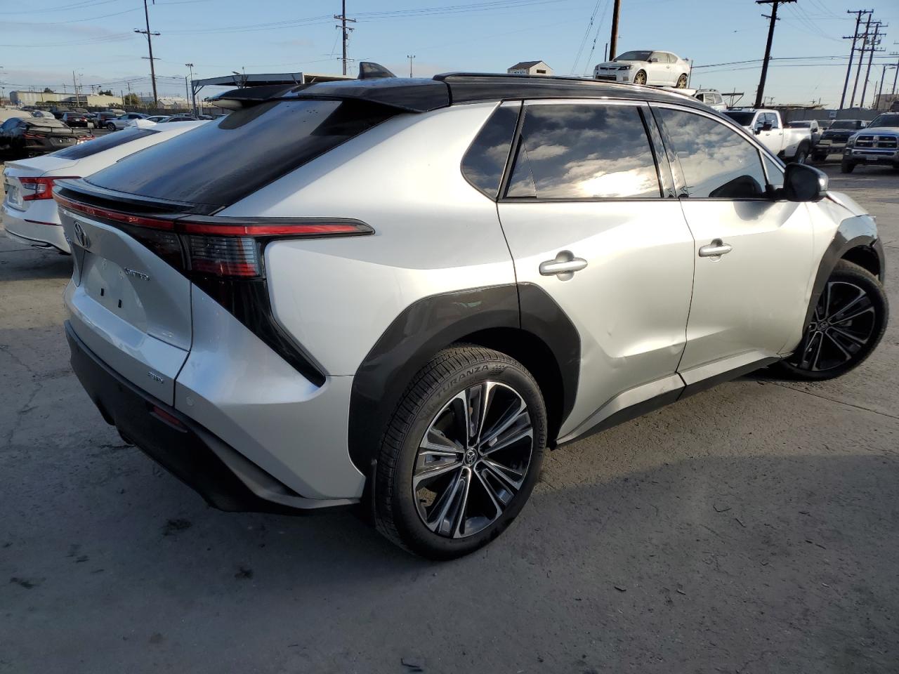 2023 TOYOTA BZ4X XLE VIN:JTMABACA7PA025037