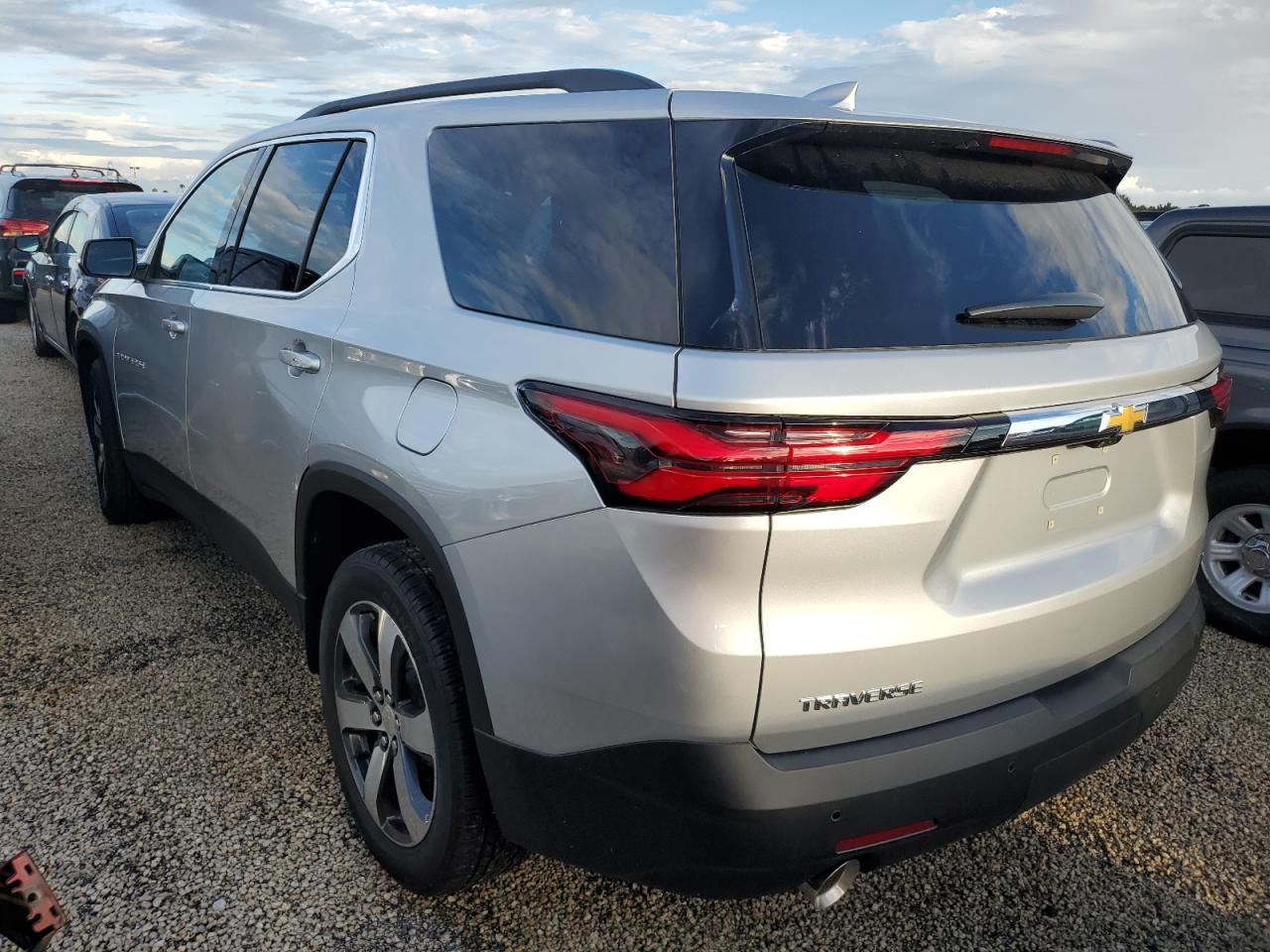 2022 CHEVROLET TRAVERSE LT VIN:1GNERHKW0NJ126735