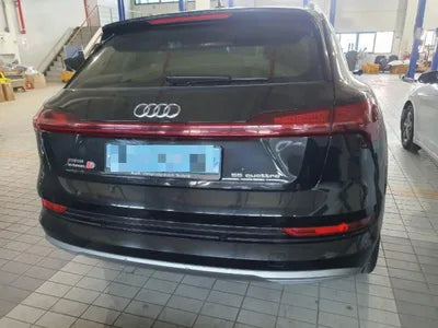 2020 Audi e-tron VIN: