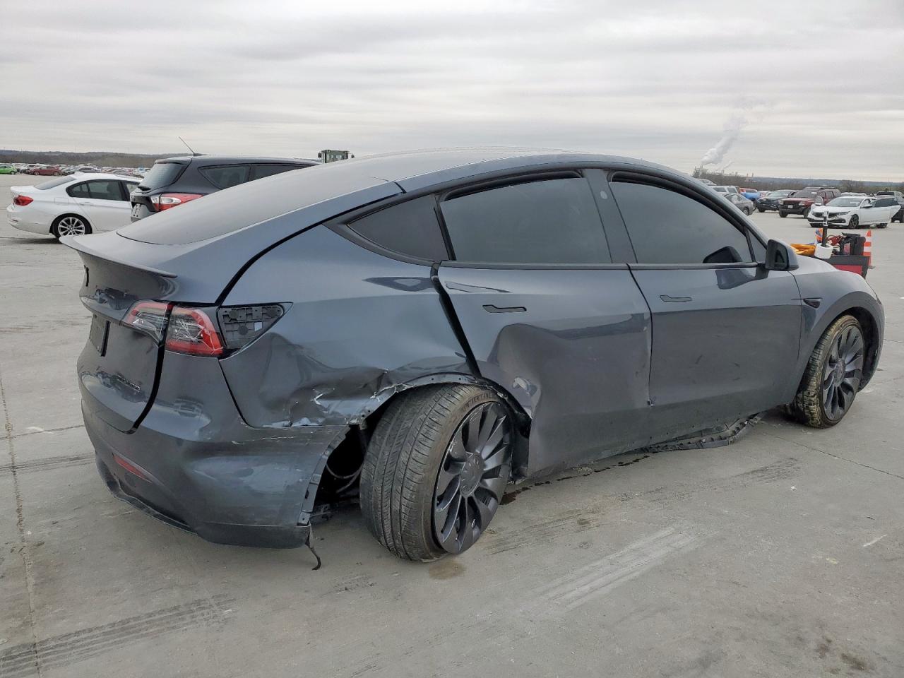 2023 TESLA MODEL Y  VIN:7SAYGDEF0PF976846