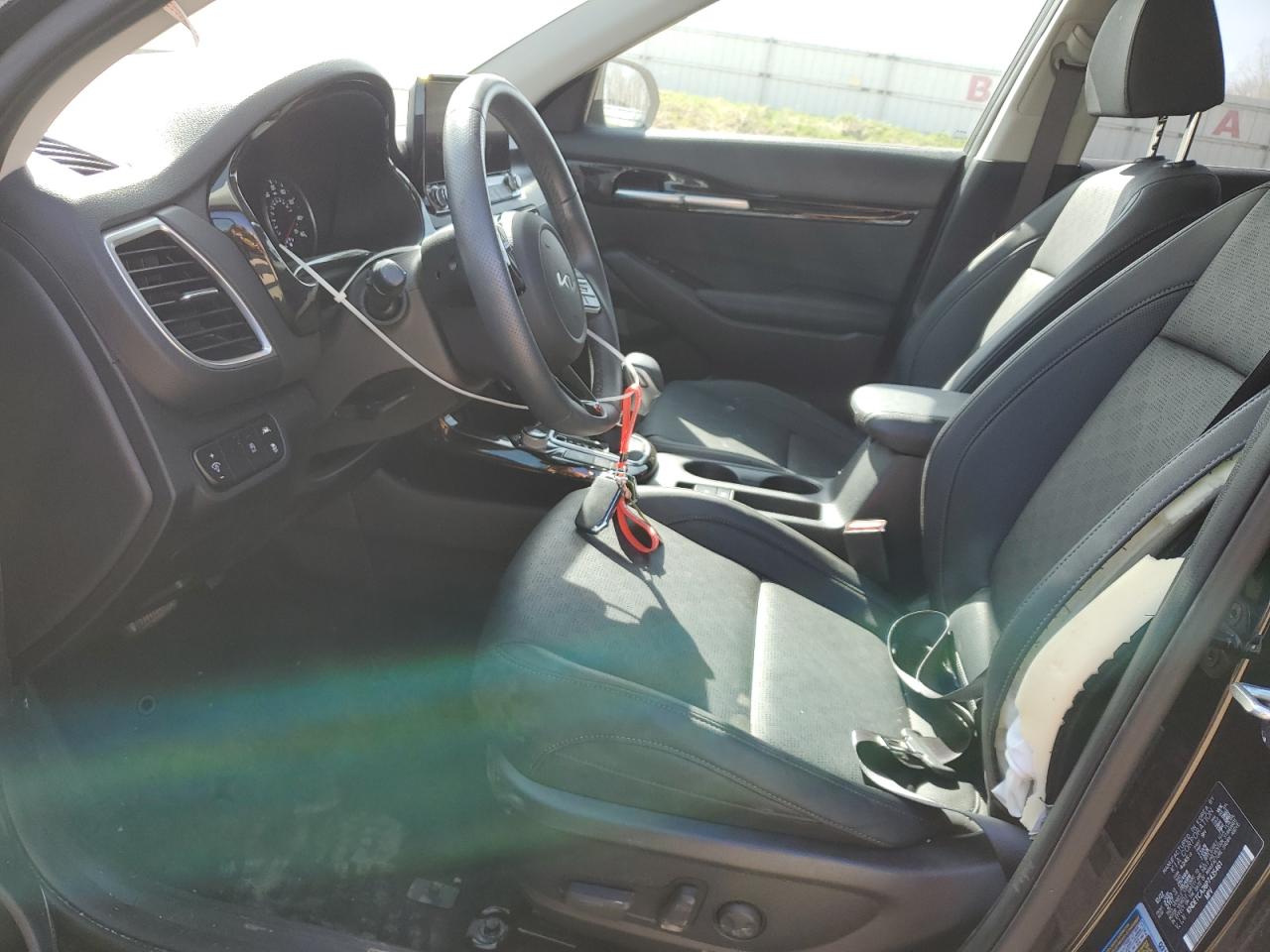2023 KIA SELTOS SX VIN:KNDETCA26P7435461