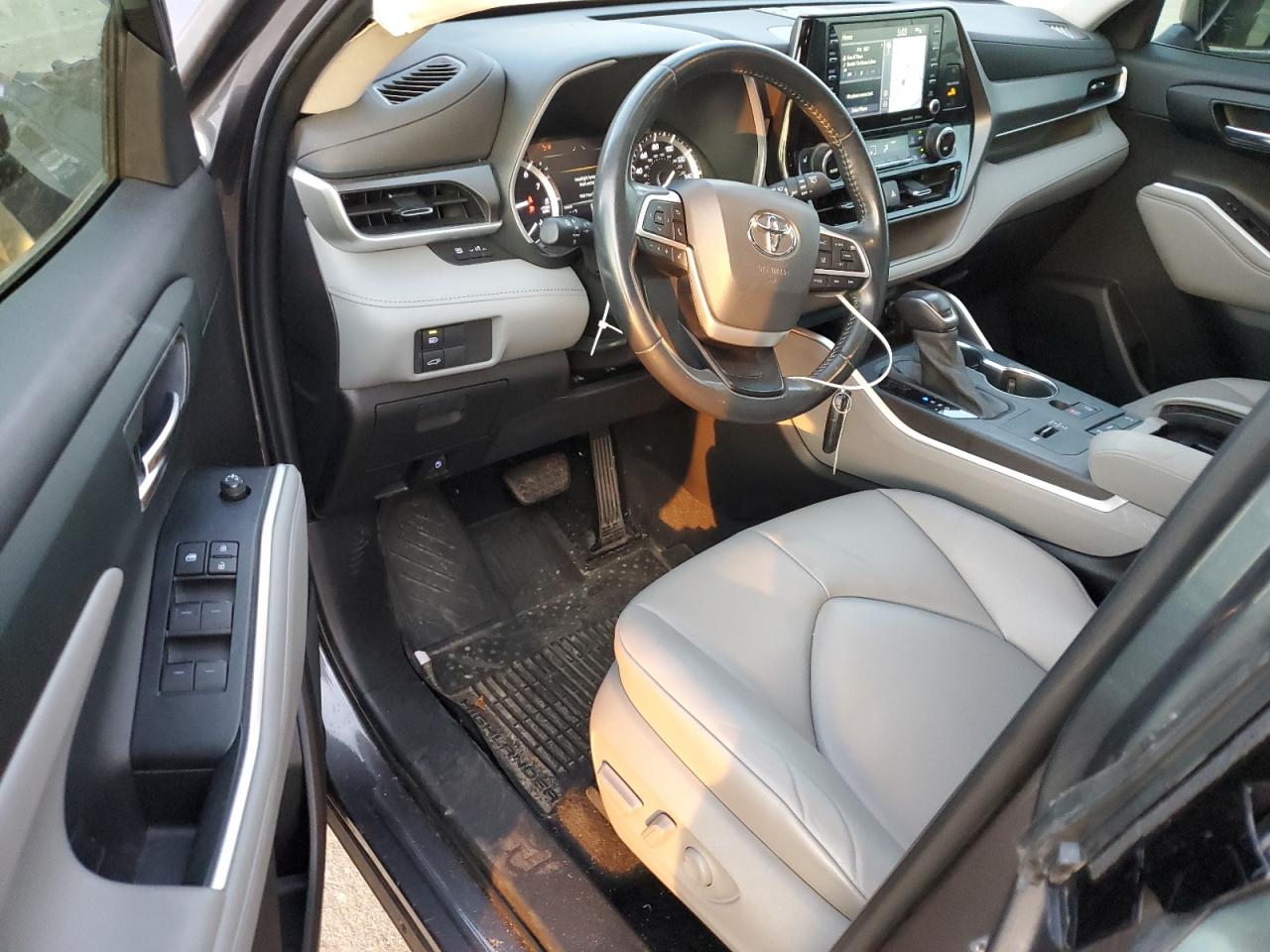 2022 TOYOTA HIGHLANDER XLE VIN:5TDHZRAH5NS098495