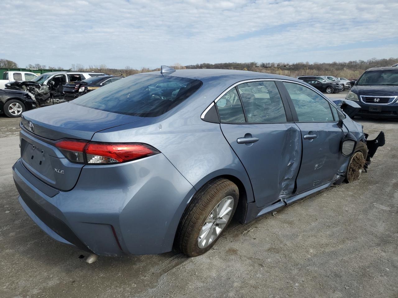 2022 TOYOTA COROLLA XLE VIN:5YFFPMAE1NP289510