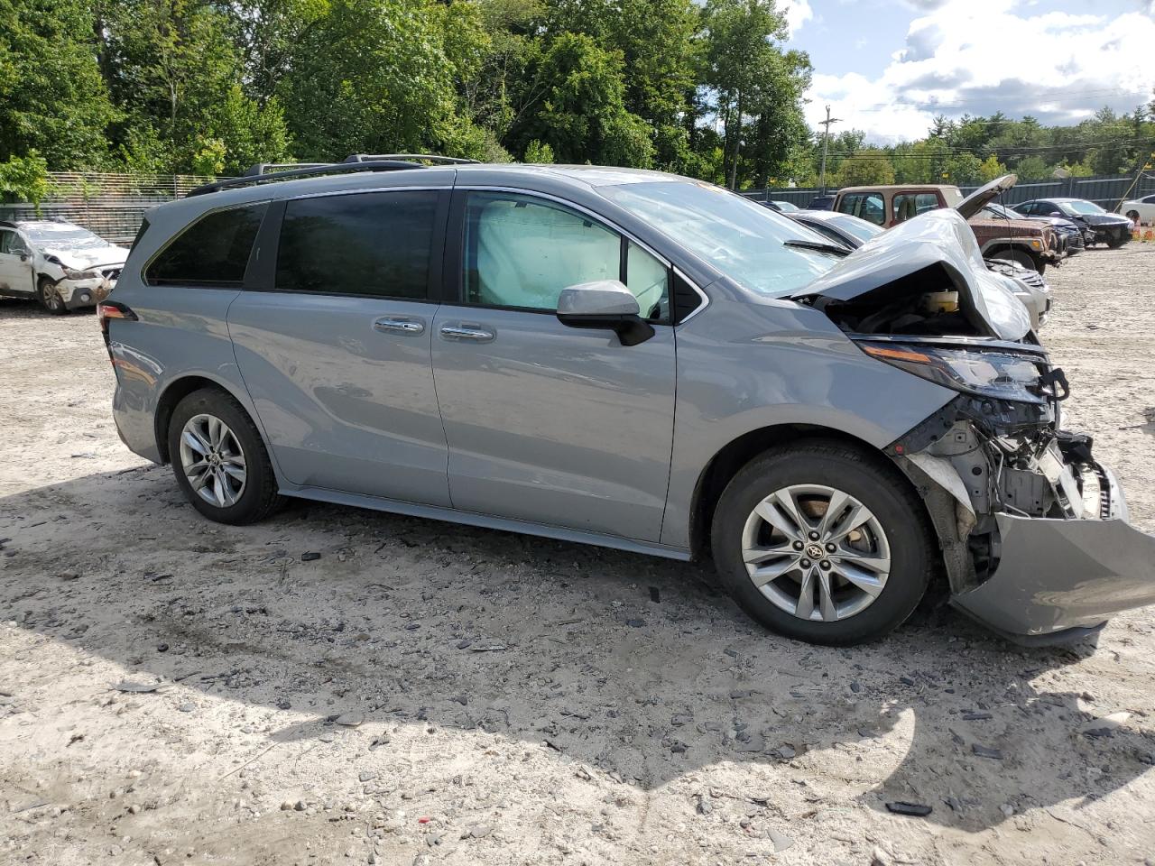 2022 TOYOTA SIENNA XLE VIN:5TDASKFC3NS047202