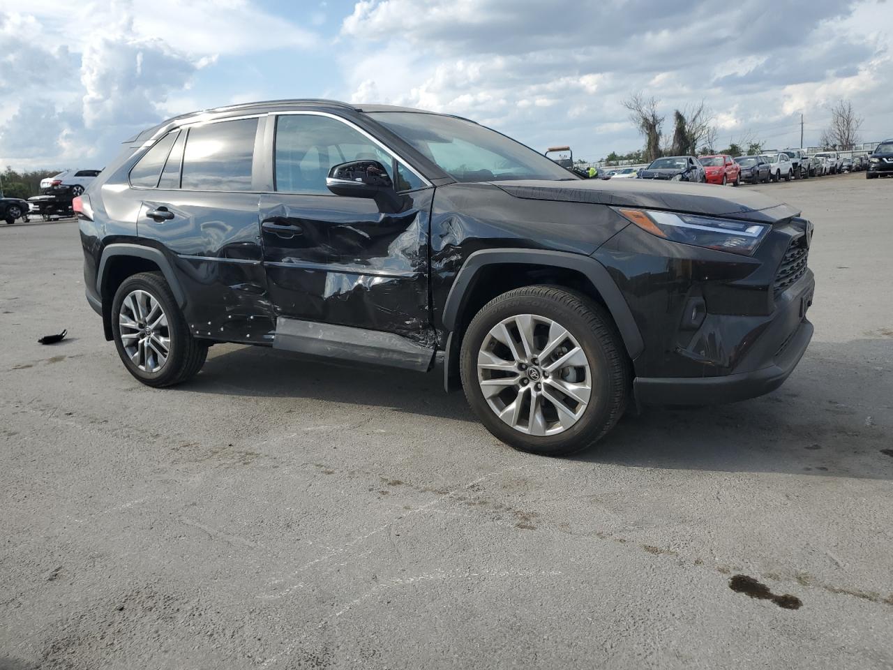 2022 TOYOTA RAV4 XLE PREMIUM VIN:2T3A1RFV0NC286445