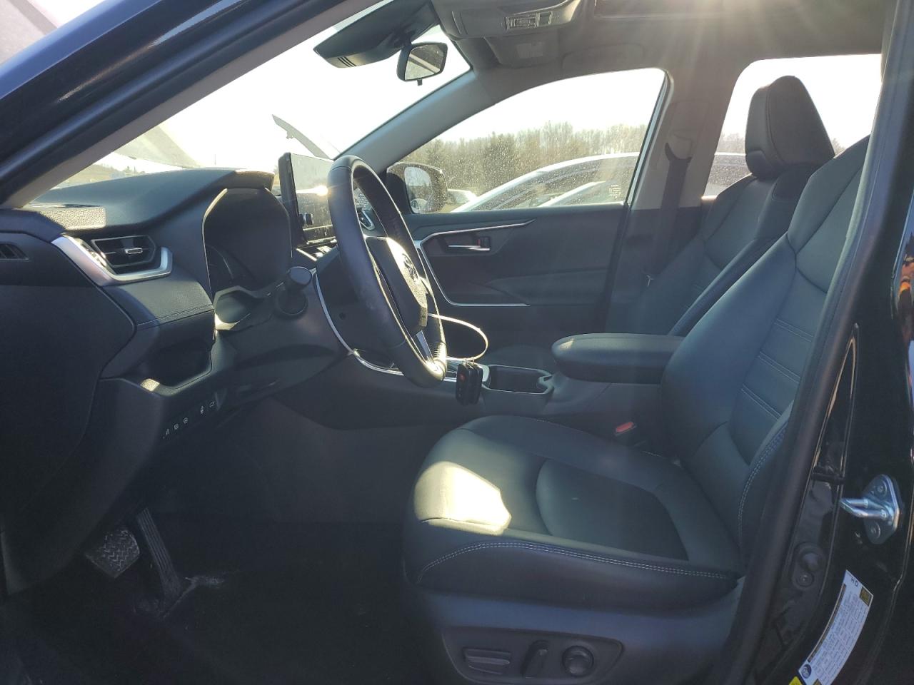 2023 TOYOTA RAV4 XLE PREMIUM VIN:JTMA1RFV4PD102526