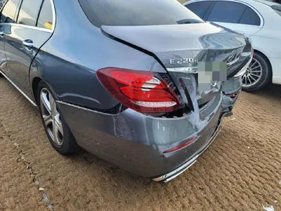 2017 Mercedes-Benz E 220 VIN: