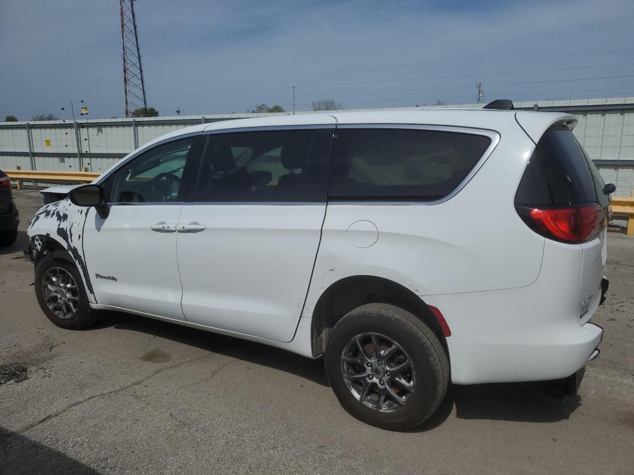 2022 CHRYSLER VOYAGER LX VIN:2C4RC1CG2NR172251