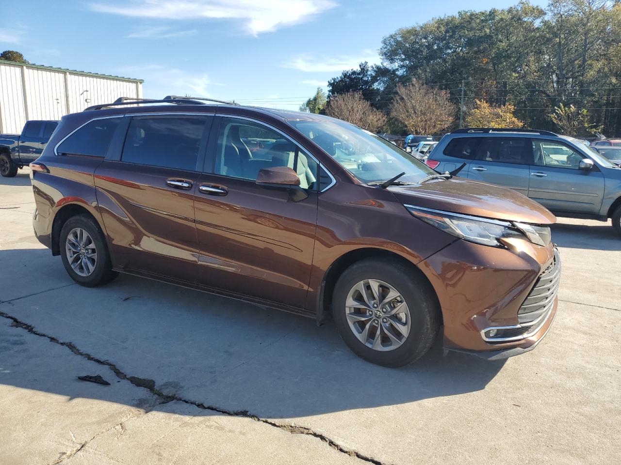 2022 TOYOTA SIENNA XLE VIN:5TDYRKEC0NS098524