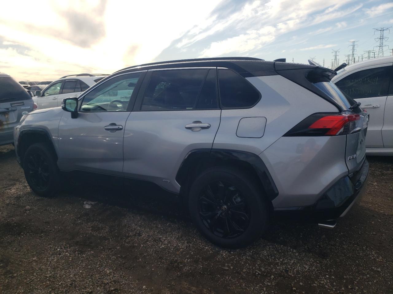 2022 TOYOTA RAV4 XSE VIN:2T3E6RFV6NW035429