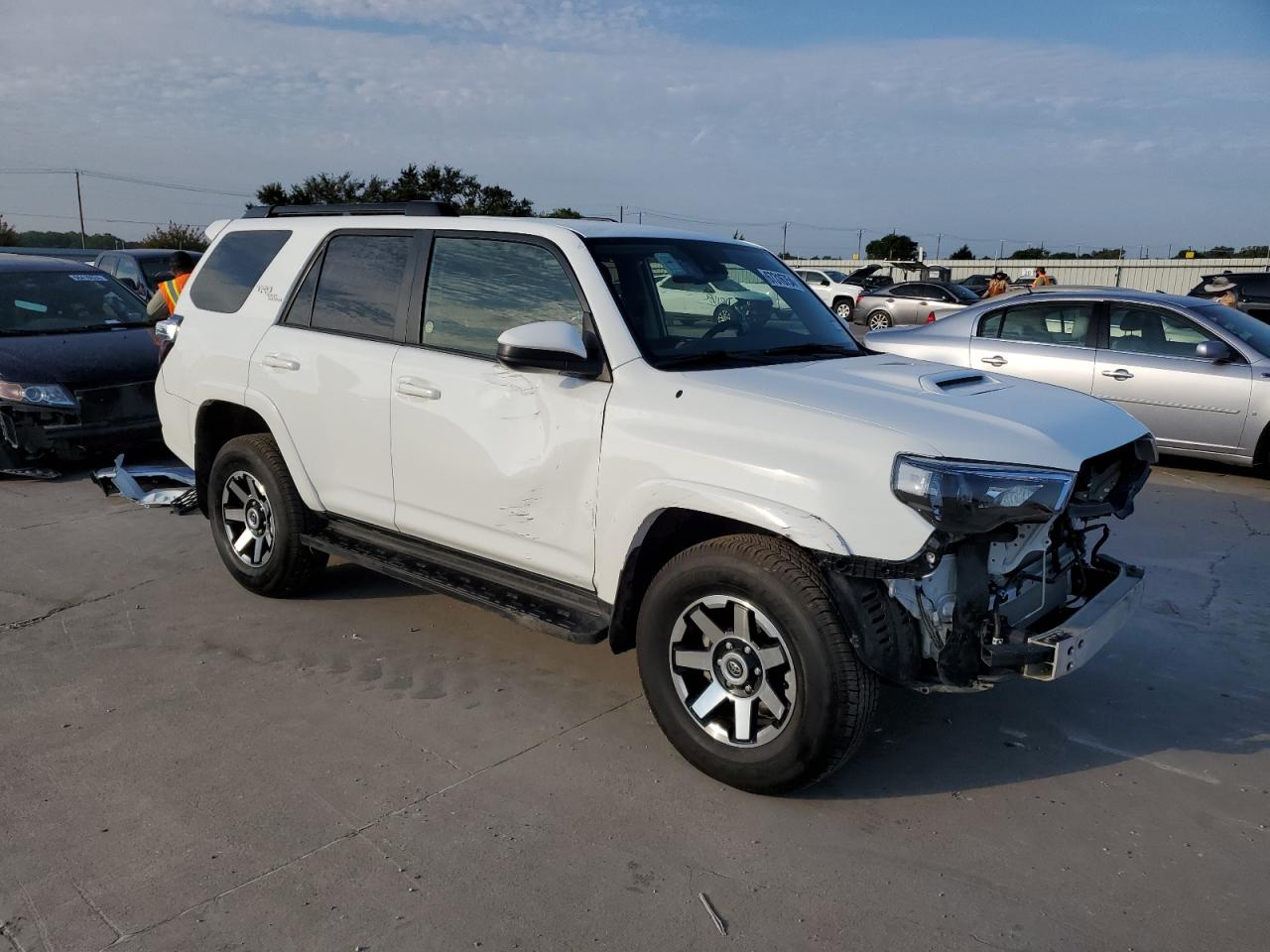 2024 TOYOTA 4RUNNER SR5/SR5 PREMIUM VIN:JTEPU5JR8R6223714