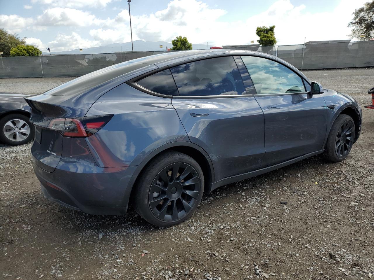 2023 TESLA MODEL Y  VIN:7SAYGDEE8PA045497