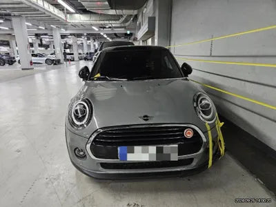 2021 MINI Cooper VIN: