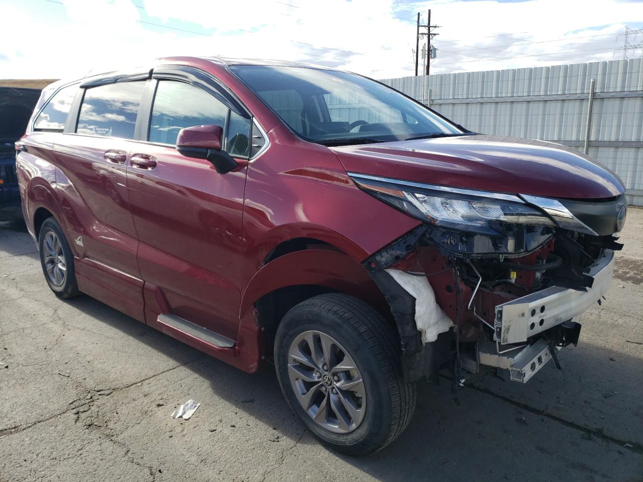 2022 TOYOTA SIENNA LE VIN:5TDKSKFC9NS071380
