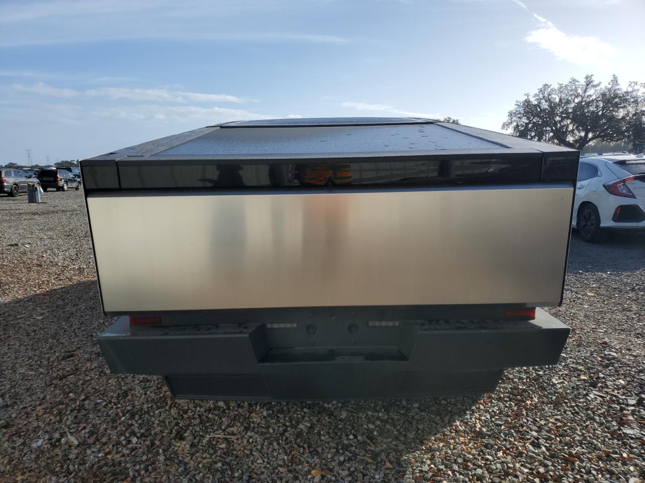 2024 TESLA CYBERTRUCK  VIN:7G2CEHED8RA029232