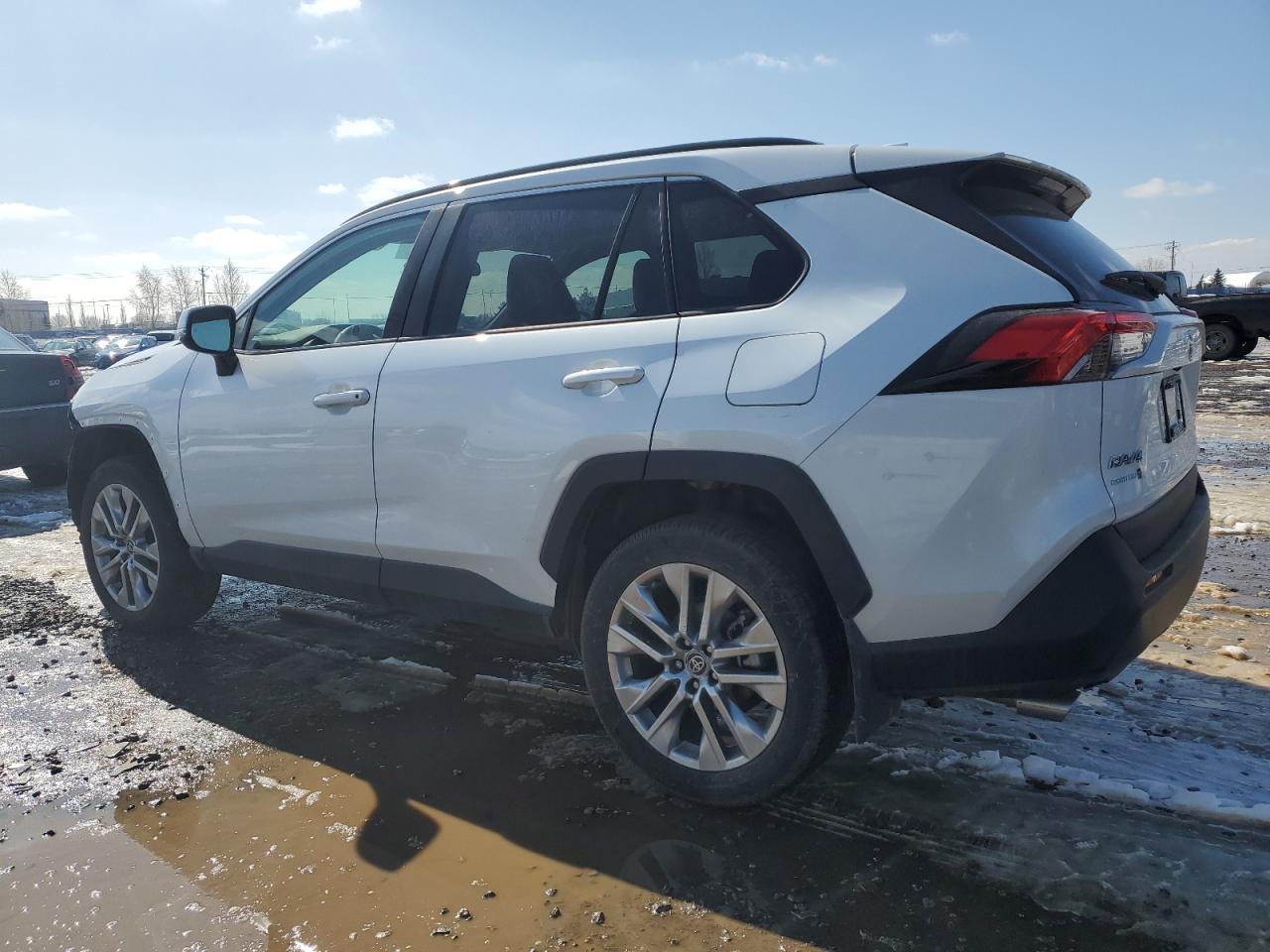 2023 TOYOTA RAV4 XLE VIN:2T3R1RFV9PW335100