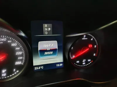 2017 Mercedes-Benz GLC 220 VIN: