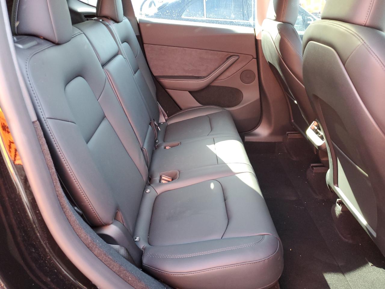 2024 TESLA MODEL Y  VIN:7SAYGDEF0RA295019