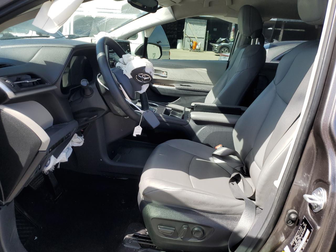 2022 TOYOTA SIENNA XLE VIN:5TDYRKEC3NS125652