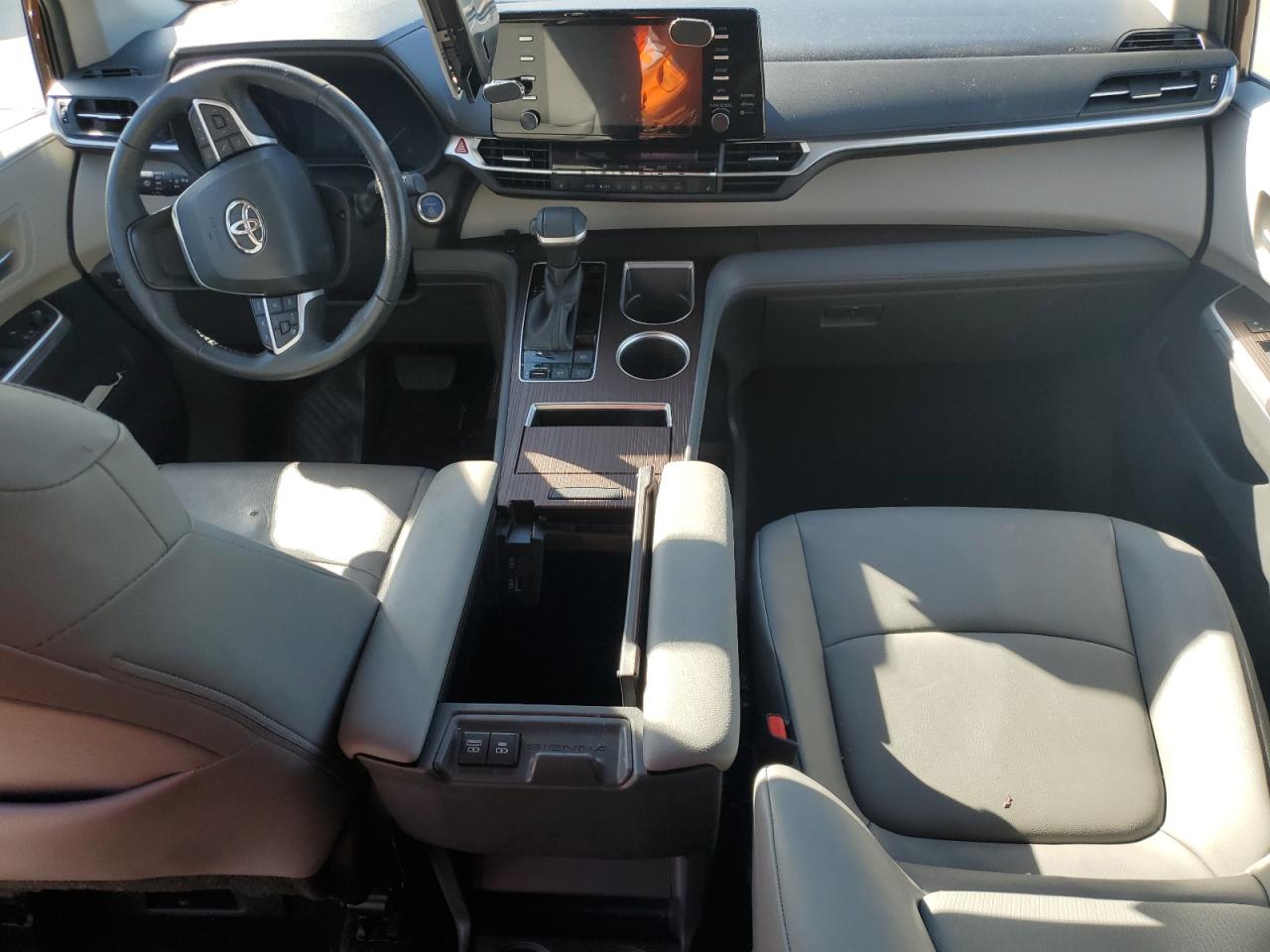 2022 TOYOTA SIENNA XLE VIN:5TDYRKEC0NS098524