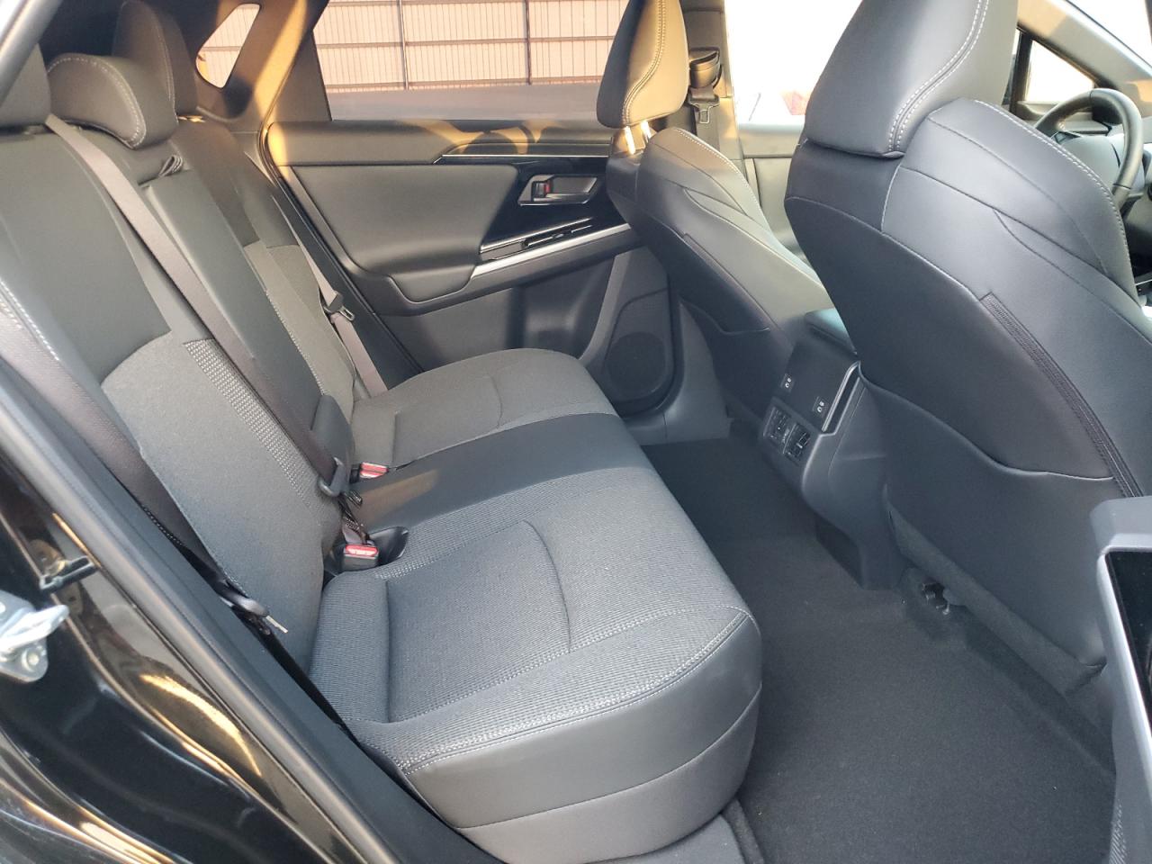 2024 TOYOTA BZ4X XLE VIN:JTMABACA8RA058454