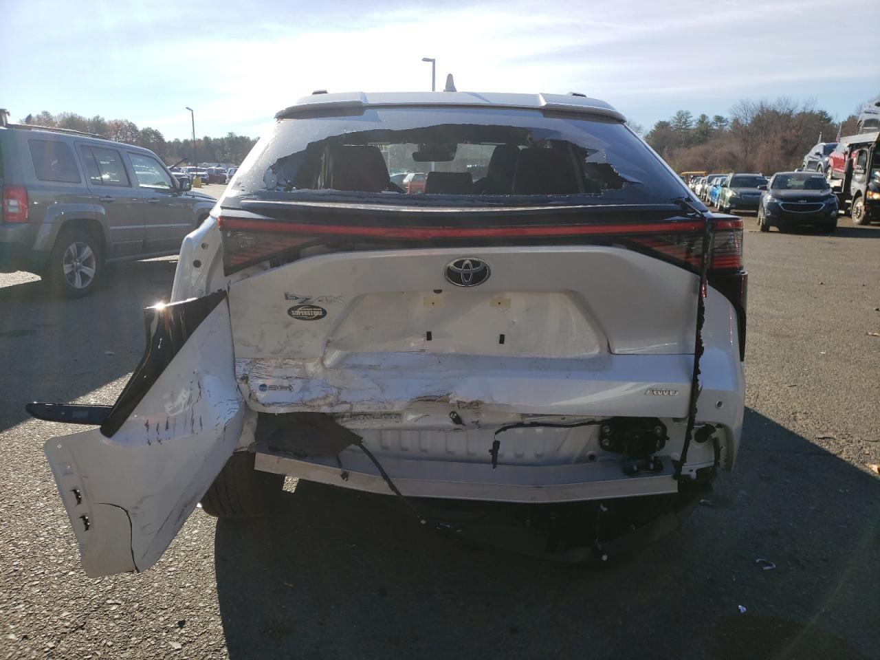 2024 TOYOTA BZ4X XLE VIN:JTMABACA7RA078839