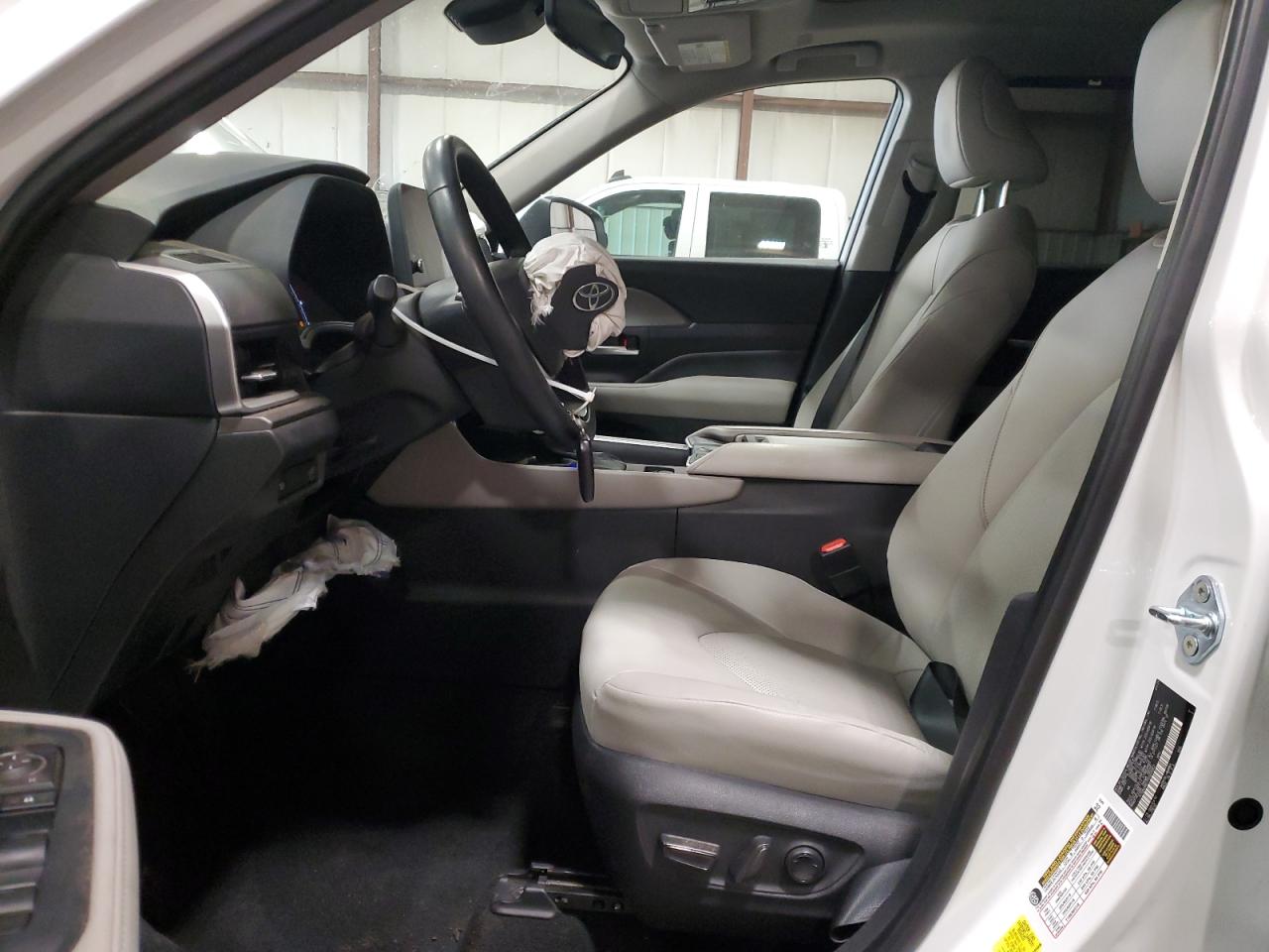 2024 TOYOTA GRAND HIGHLANDER XLE VIN:5TDACAB57RS009962