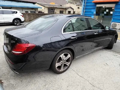 2018 Mercedes-Benz E 300 VIN: