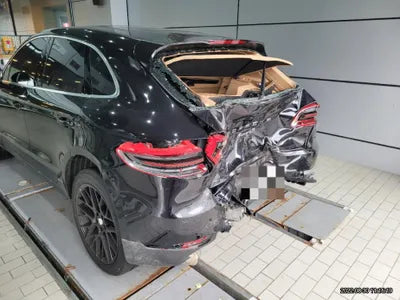 2017 Porsche Macan VIN: