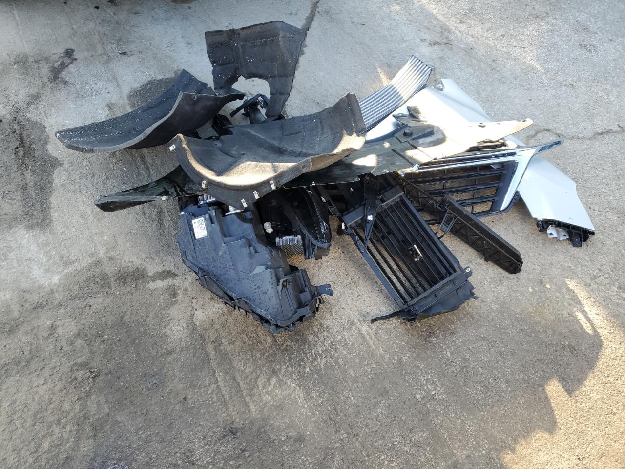 2022 CHEVROLET EQUINOX LT VIN:3GNAXUEV2NL252507