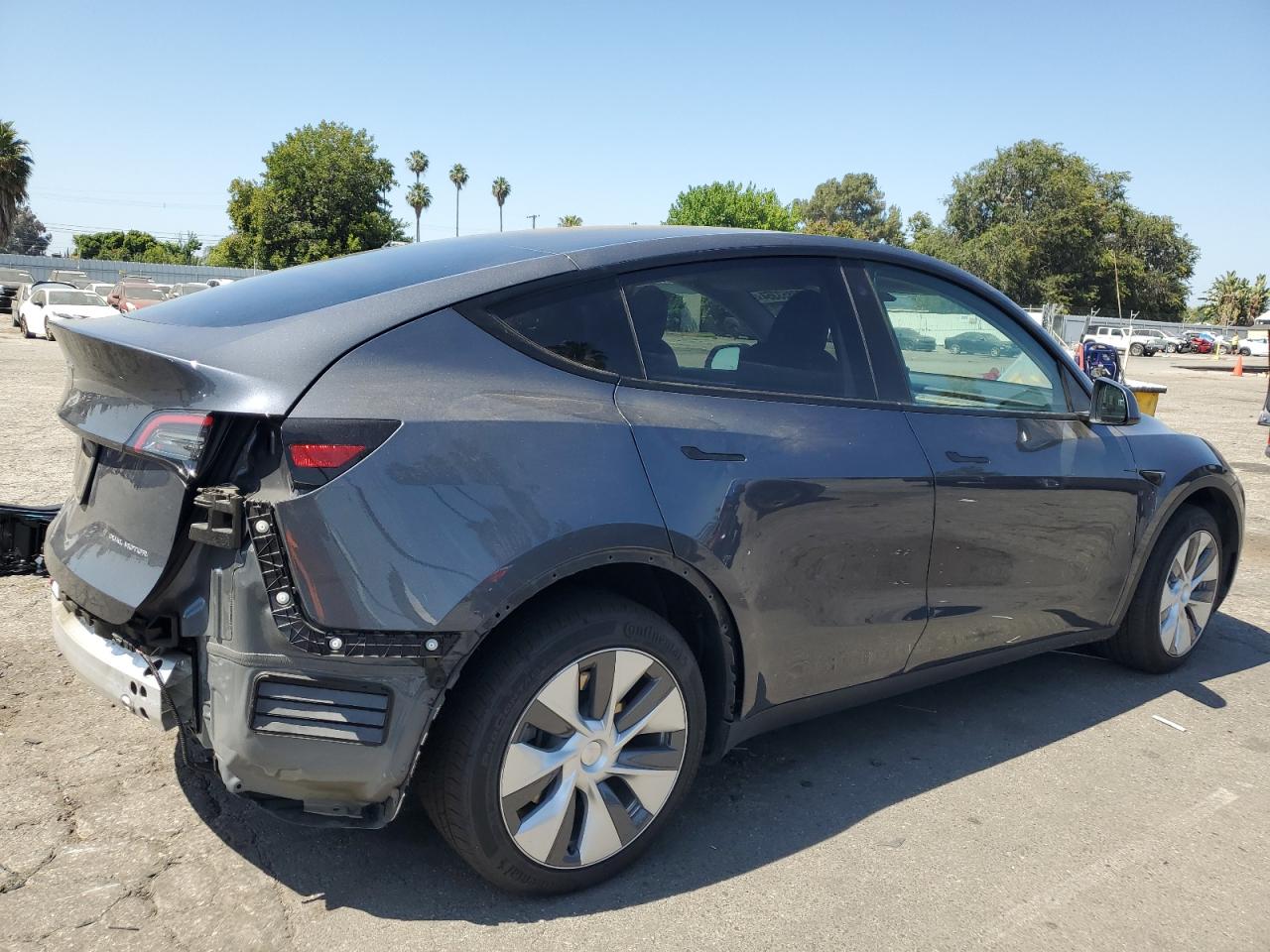 2023 TESLA MODEL Y  VIN:7SAYGDEE4PA037736