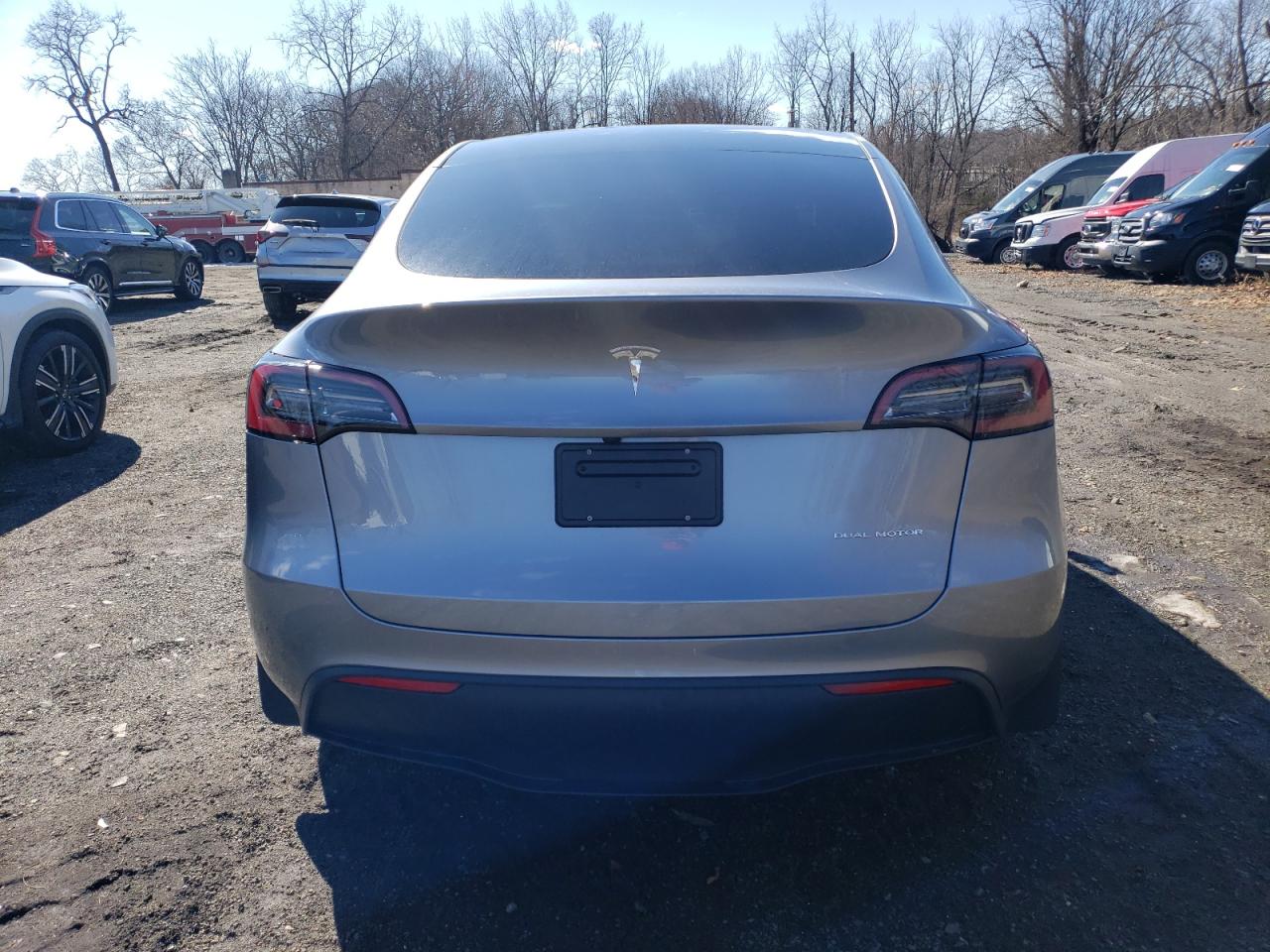2024 TESLA MODEL Y  VIN:7SAYGDEE3RA322303